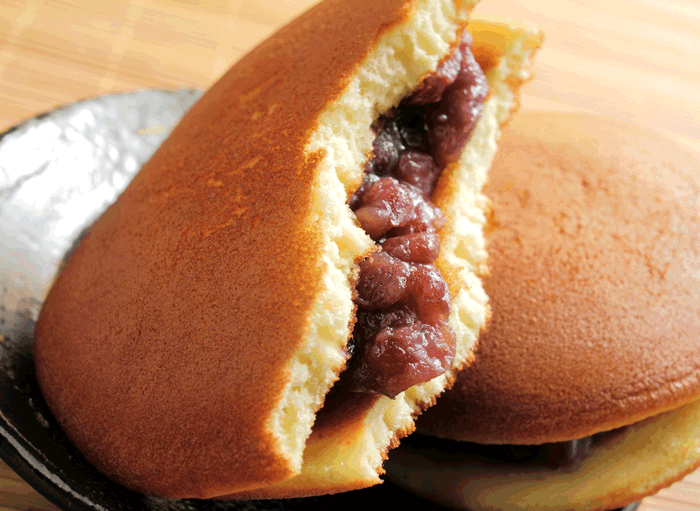 Pâtisserie japonaise dorayaki mini pancakes fourrees pate de haricots rouges