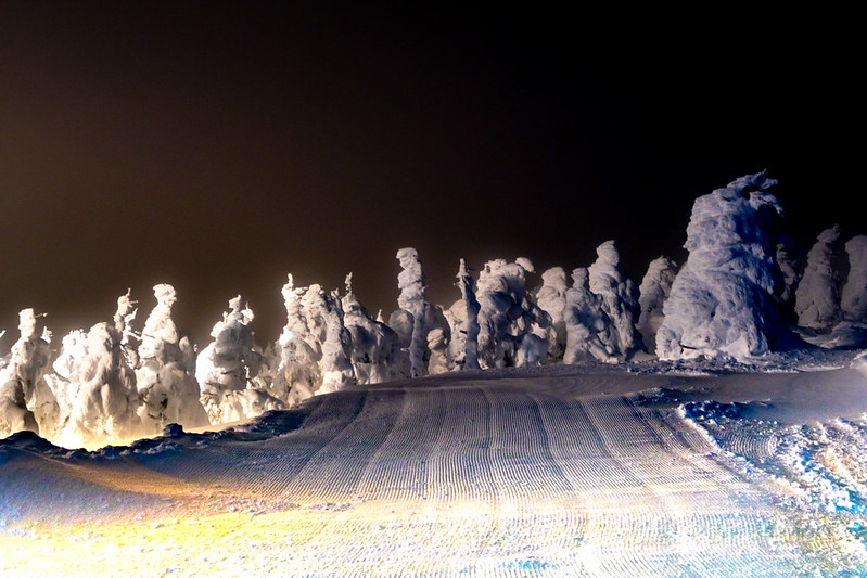 Piste de ski de nuit du mont Zao dans la region de Tohoku