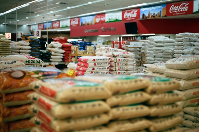 sac de riz japonais dans un supermarché asiatique